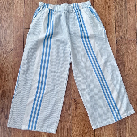 fresh produce Pants - Fresh Produce Blue and White Striped Cotton Pull-On Capri Pants